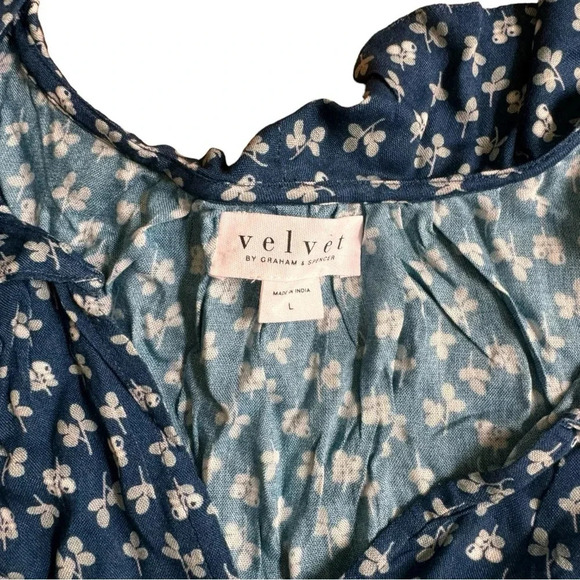 Velvet by Graham & Spencer Anthropology Blue Top Tee Sleeveless V-neck  L NWT - Picture 8 of 9